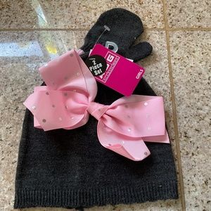 Toddler Girl’s Hat & Mittens Set From A.B.G. Accessories